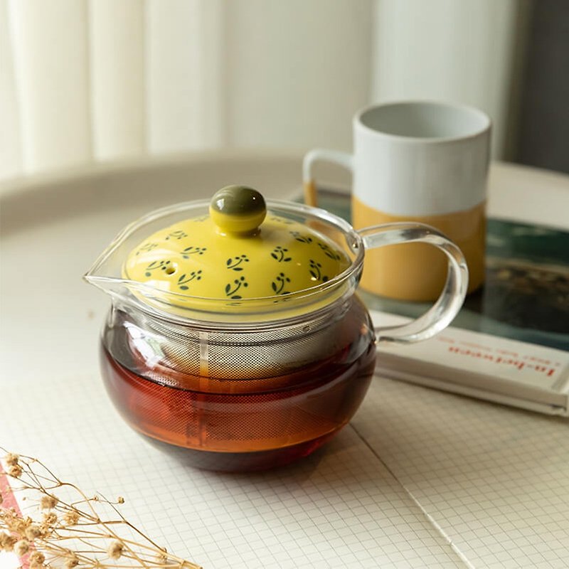 Japan West Sea Small Yellow Flower Stainless Steel Mesh Heat-resistant Glass Teapot (Class Tea SS pot)-375ml - Teapots & Teacups - Glass 