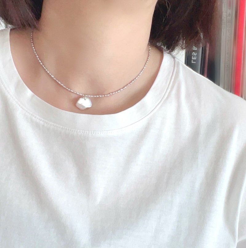 Super tiny Keshi pearl choker with petal pearl pendant K14gf 1 piece only - Chokers - Pearl Silver