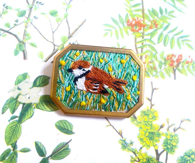 Wild bird embroidery brooch bird do not pin tree sparrow ブ ロ ー チ - เข็มกลัด - งานปัก สีเขียว