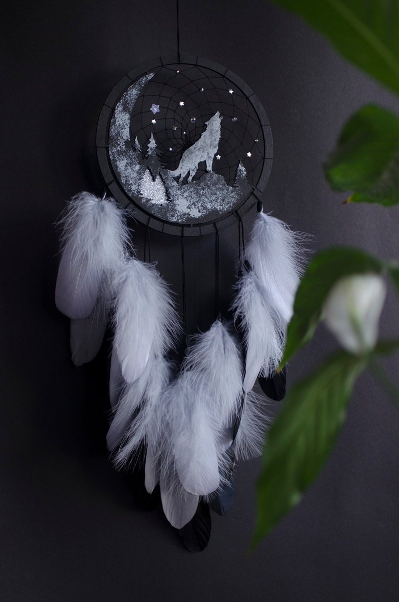 Totem Wolf Dreamcatcher Crescent Moon Black Silver - Handcrafted Wall Hanging - ตกแต่งผนัง - ไม้ สีเงิน