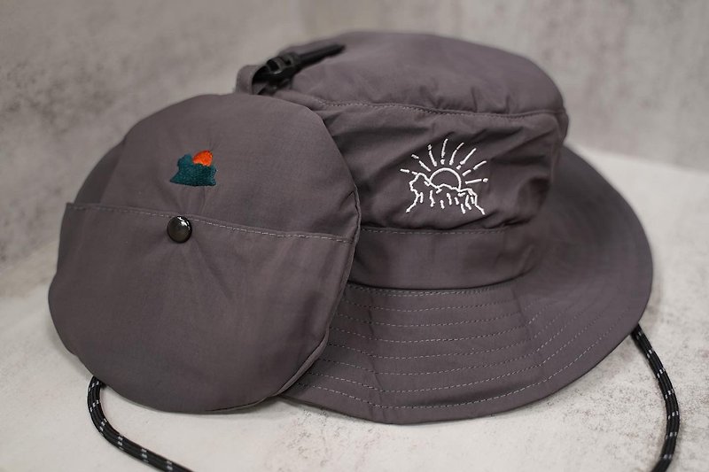 Mountain Travel Lion Rock Design Fisherman Hat - หมวก - ไนลอน 
