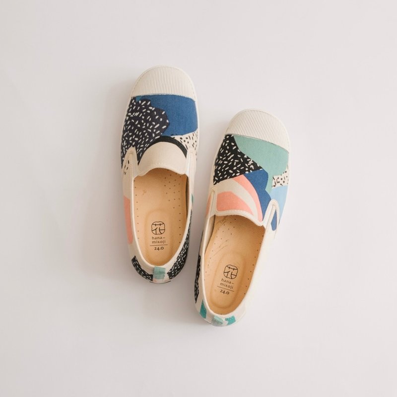 限量販售【甜椒日】想像之境 不對稱 花布鞋 特色 夢幻 - 女休閒鞋/帆布鞋 - 棉．麻 多色