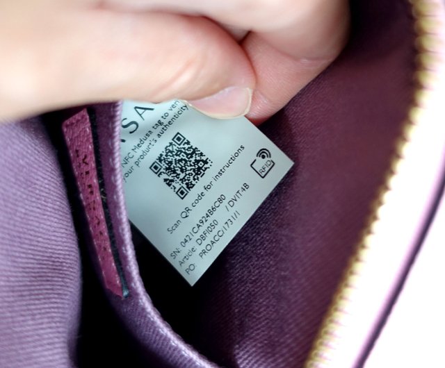 ★送料込★VERSACE ラ メデューサ ラウンド クロスボディバッグ VERSACEピンク本革ボールビーズグルーポットネイル彫刻