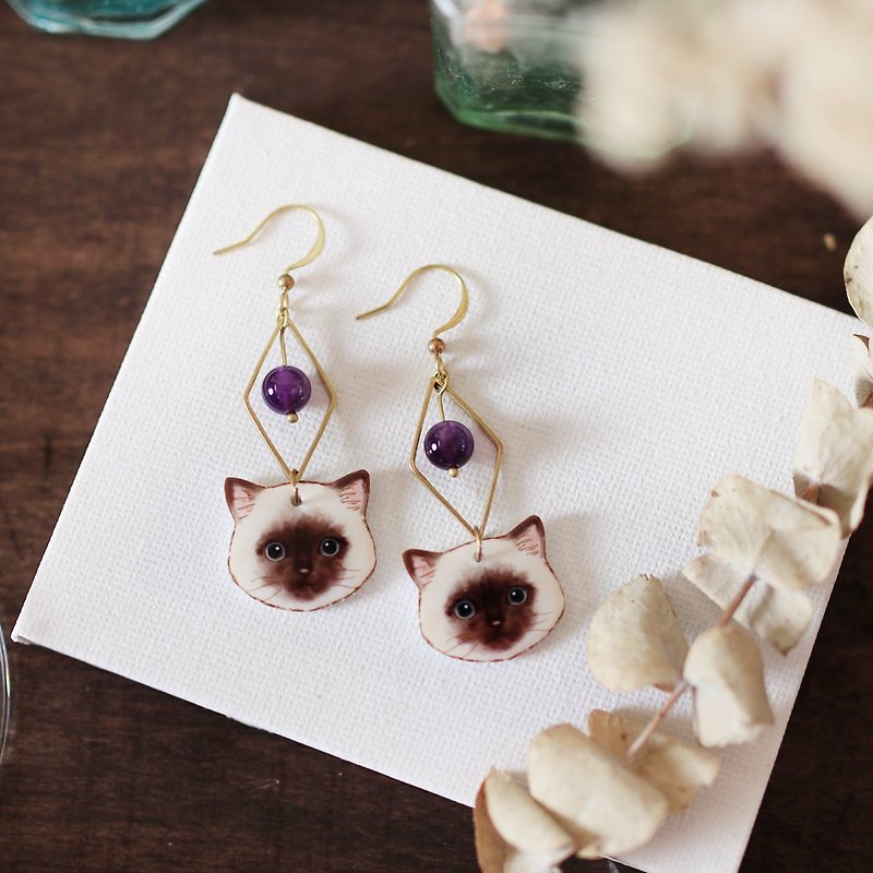 Small animal natural stone handmade earrings - Siamese cat walks can be changed - Earrings & Clip-ons - Resin Khaki