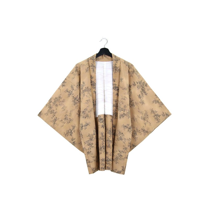 Back to Green :: Japan to bring back the kimono carrots at the end of the feathers / both men and women can wear / / vintage kimono (KC-52) - เสื้อแจ็คเก็ต - ผ้าไหม 