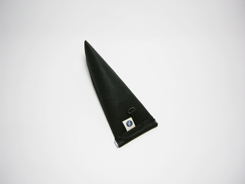 ●三角錐筆袋(夾式口金)(黑色)__作作 zuo zuo手製包 - 筆盒/筆袋 - 其他材質 黑色