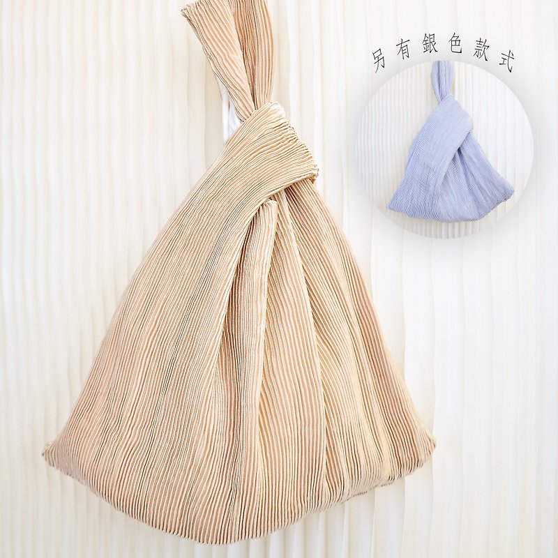 Bao pig sister handmade // dumpling bag (gold accordion cloth) - Handbags & Totes - Waterproof Material Gold