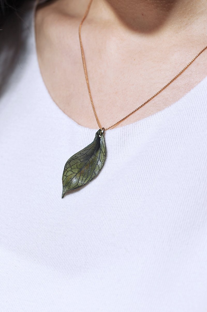 Leather Plant Series | leather leaf necklace | Bronze necklace | green leaves - Necklaces - Genuine Leather Green