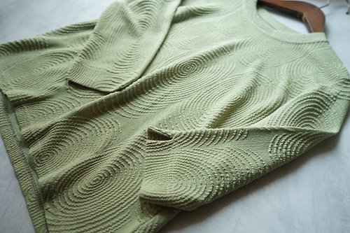 4.5studio 尋寶古著-春季嫩芽綠圈圈立體織紋八分袖上衣