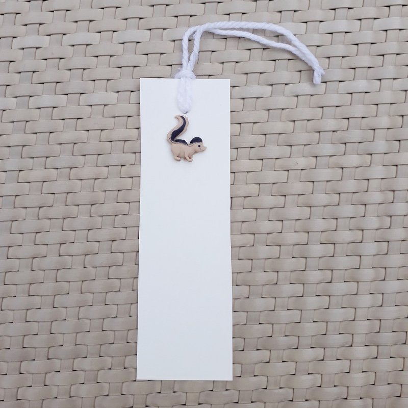 A bookmark with animal forest theme, brown and black and can write greeting - 書籤 - 紙 白色