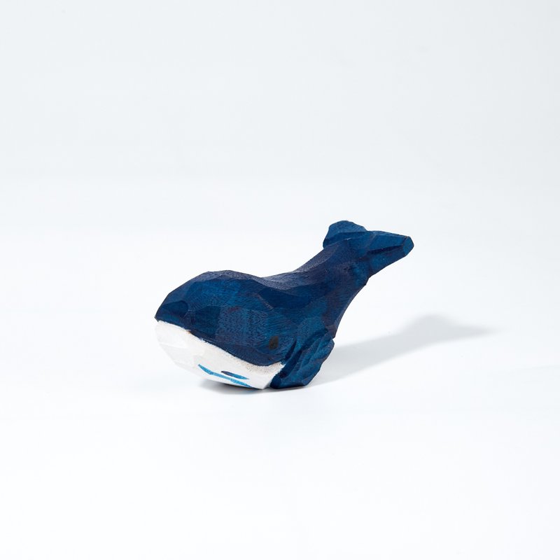 Kujira Carved Wooden Whale - ของวางตกแต่ง - ไม้ สีส้ม