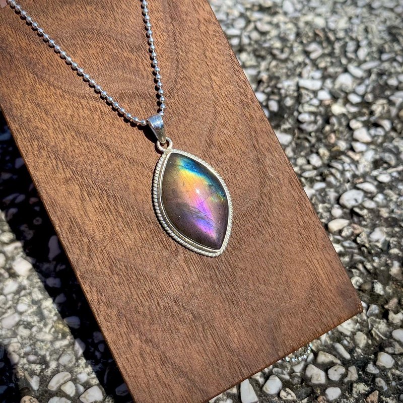 Welcome Yao 925 Silver labradorite necklace purple labradorite color labradorite handmade silver horse eye - สร้อยคอ - คริสตัล สีเงิน