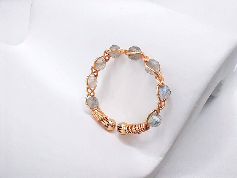 Braided | Labradorite, Gold Color, Wire Braid, Adjustable ring - แหวนทั่วไป - คริสตัล สีเทา