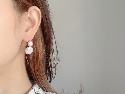 A.N 14kgf- double pearl arch hook pierced earrings