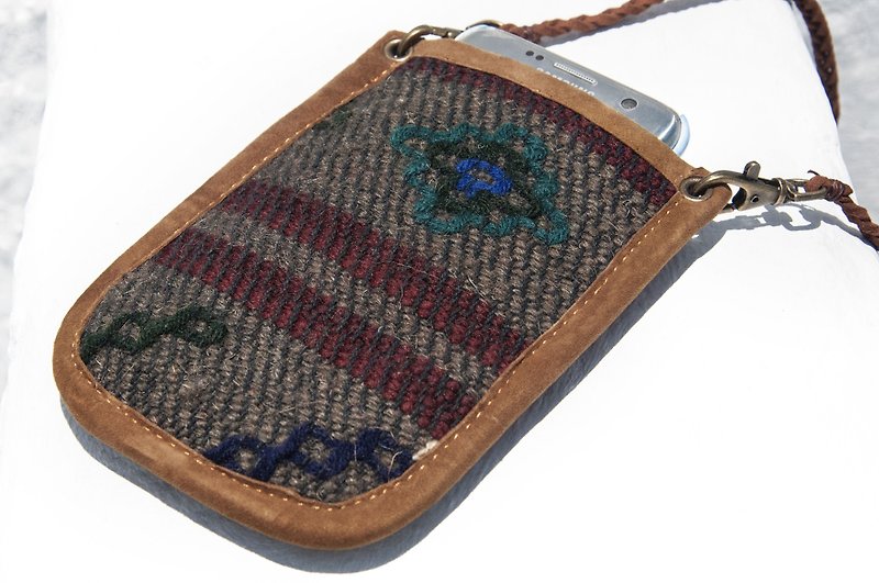 皮革手機包/真皮手機套/皮革手機收納包/麂皮手機套-西藏羊毛編織 - 手機殼/手機套 - 羊毛 多色