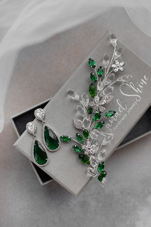 Kamael Shine Emerald silver floral hair vine, Green flower hair piece for wedding hairstyle