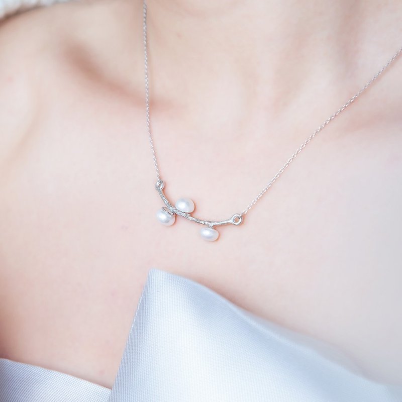Snowy Day Necklace - 項鍊 - 寶石 白色
