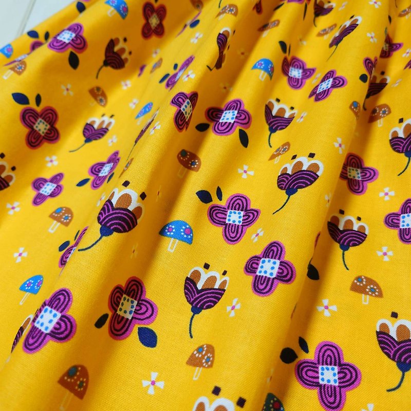 【Made to order】Mushroom and flower animals Skirt / made in JAPAN / USA fabric / - Skirts - Cotton & Hemp Yellow