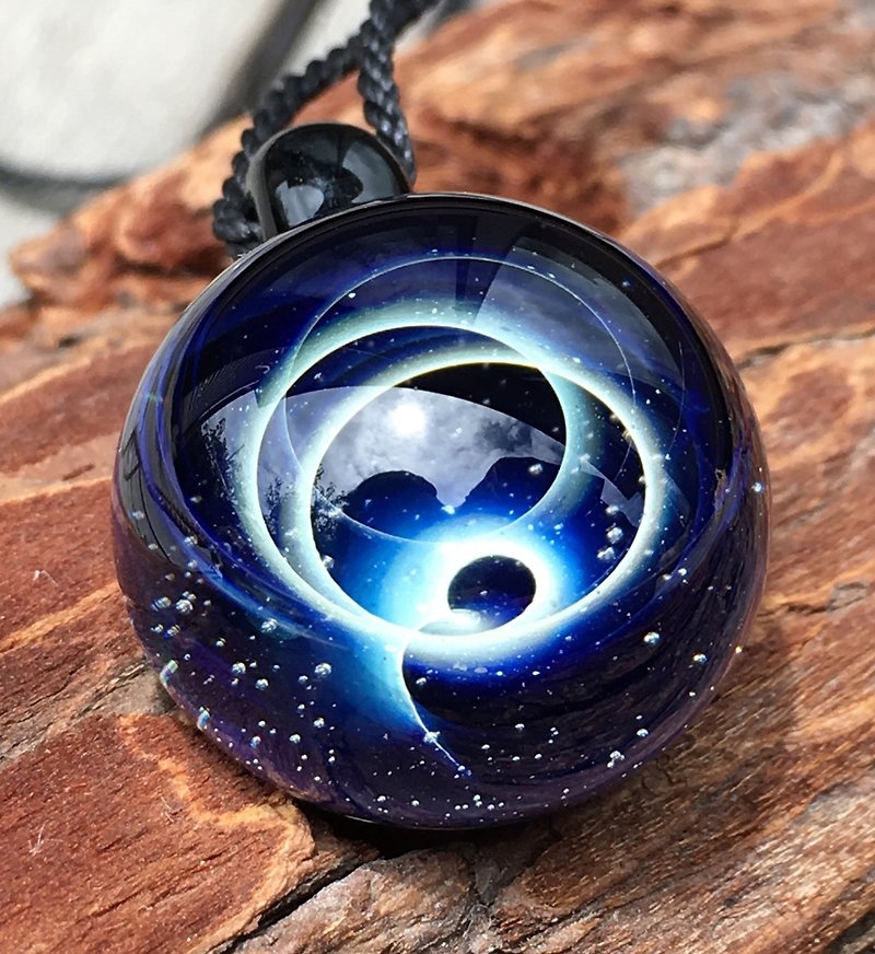 boroccus  Spiral in a galaxy  Refractory glass  Pendant. - Necklaces - Glass Black