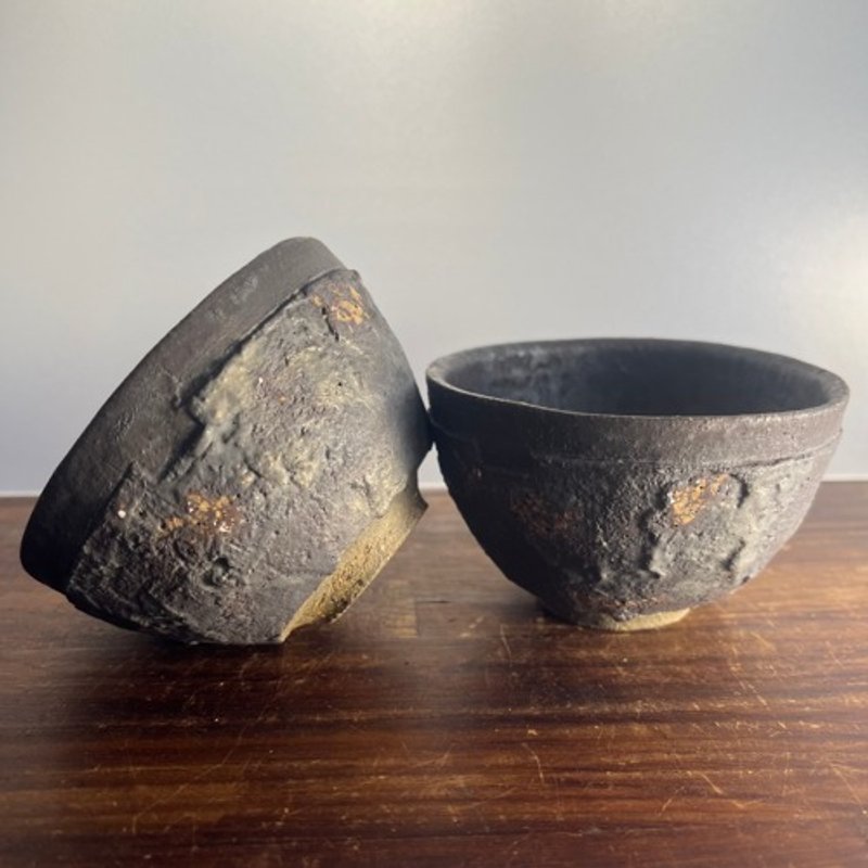 Pinkoi Proxy Purchase -  Kumidashi (small bowl) Black glaze & black rust glaze concave pattern (2024) - Bowls - Pottery 