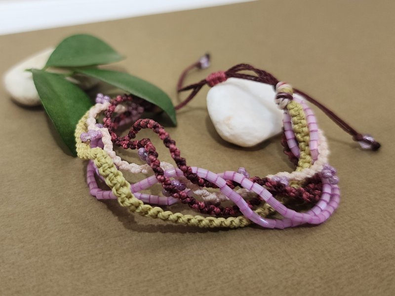 Rose Garden - Wax Thread Bracelet - สร้อยข้อมือ - วัสดุกันนำ้ สึชมพู