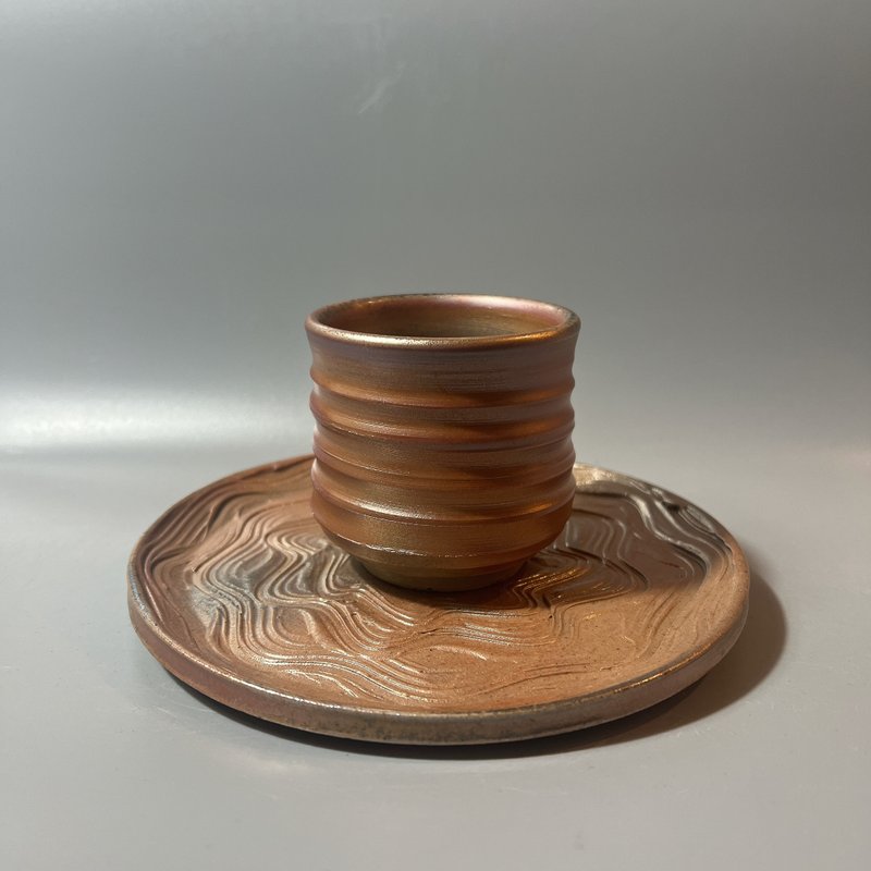 Wood-fired Rose Gold master cup/spiral series/handmade by Xiao Pingfan - ถ้วย - ดินเผา 