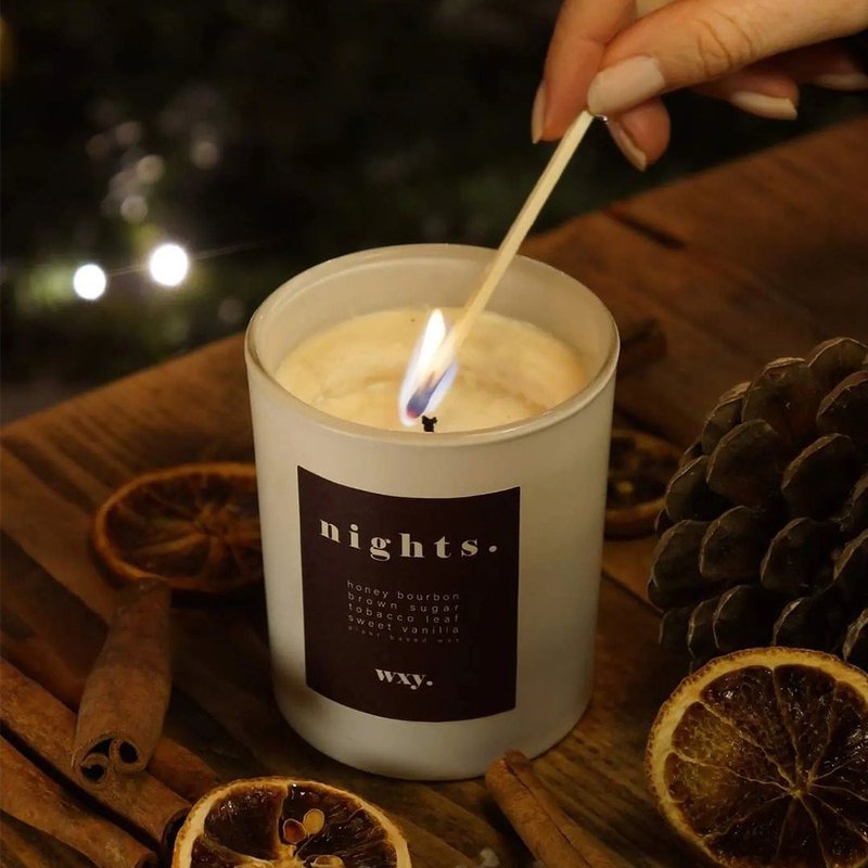【英國 wxy】經典蠟燭- nights. 波本酒 & 菸草 /200g - 香氛蠟燭/燭台 - 玻璃 咖啡色