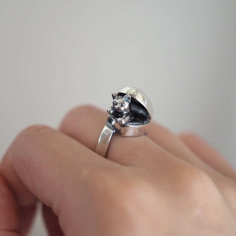 A cat ring jumping out of a jewelry case - General Rings - Sterling Silver Silver