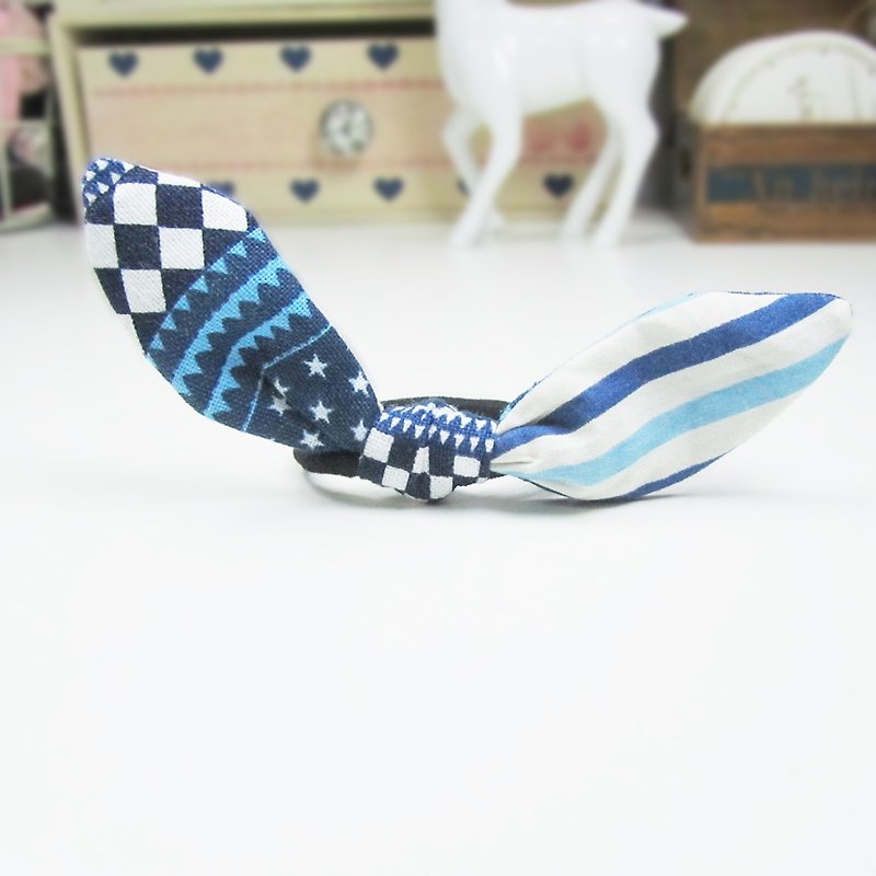 Shards of Indigo-Handmade Bunny Ear Bow Hair Tie - เครื่องประดับผม - ผ้าฝ้าย/ผ้าลินิน สีน้ำเงิน