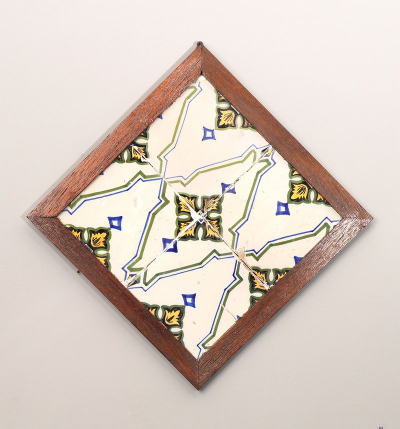 Tableau of four handpainted yellow tulip  tiles in wood frame/ antiques - โปสเตอร์ - ดินเผา หลากหลายสี