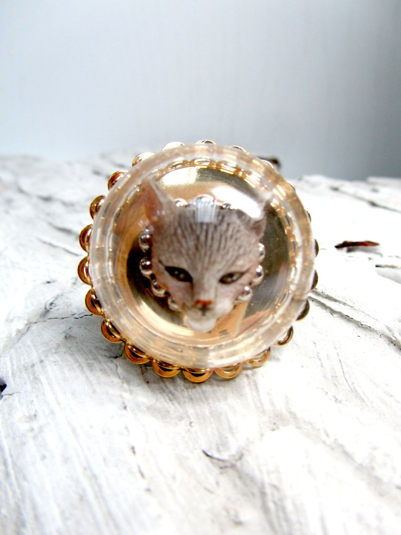 TIMBEE LO 太空人貓咪玻璃罩戒指 - 戒指 - 其他金屬 金色