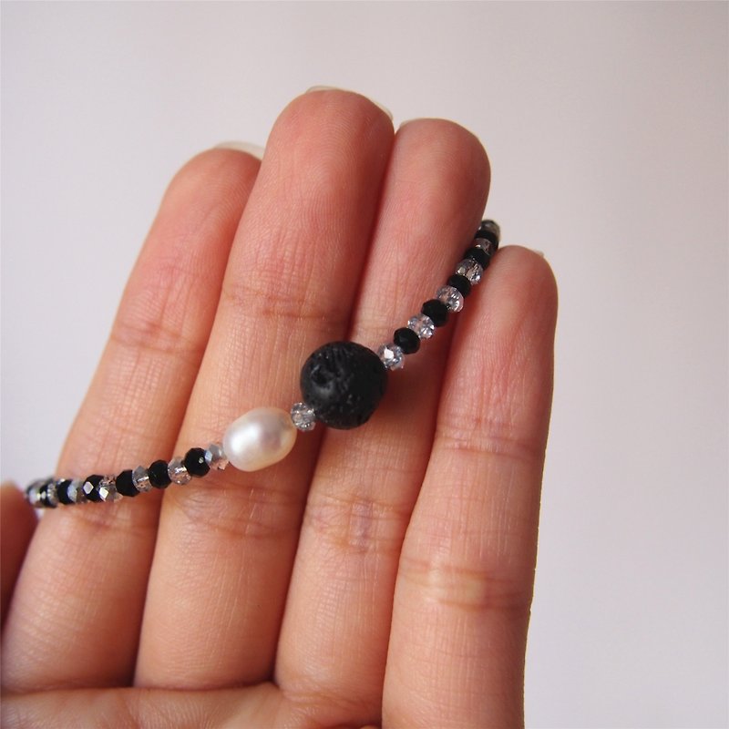 "KeepitPetite" black and white gift · · · Lava freshwater pearl bracelet bracelet · - สร้อยข้อมือ - เครื่องเพชรพลอย สีดำ