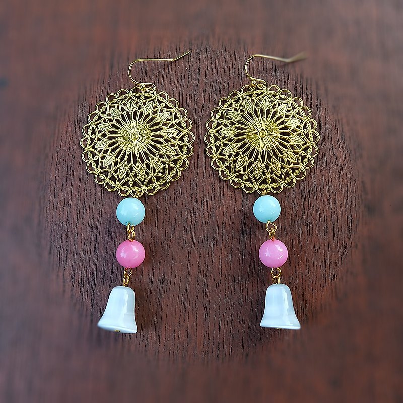 Brass emblem with blue pink and white stone earrings (code :er003) - 耳環/耳夾 - 石頭 金色