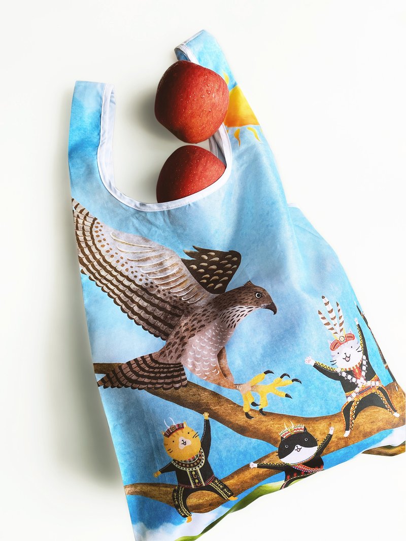 Sunny Bag x Miss Cat Ms. Cat Folding Shopping Bag-Cats who adore bear and eagle - กระเป๋าถือ - วัสดุอื่นๆ สีน้ำเงิน