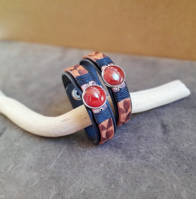 Edgy Unisex Black Pyrography Brown Leather Bracelets with Silver 925 Carnelian - 手鍊/手環 - 真皮 黑色