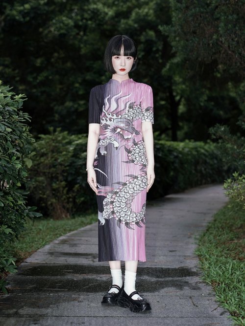 ドラゴン柄のチャイナドレス｜プリーツ - ショップ NUNUYU ワンピース