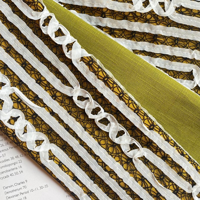 Youth Electric Fantasy Antique Embroidered Fabric Hose Headband / Wide Version - ที่คาดผม - ผ้าฝ้าย/ผ้าลินิน ขาว