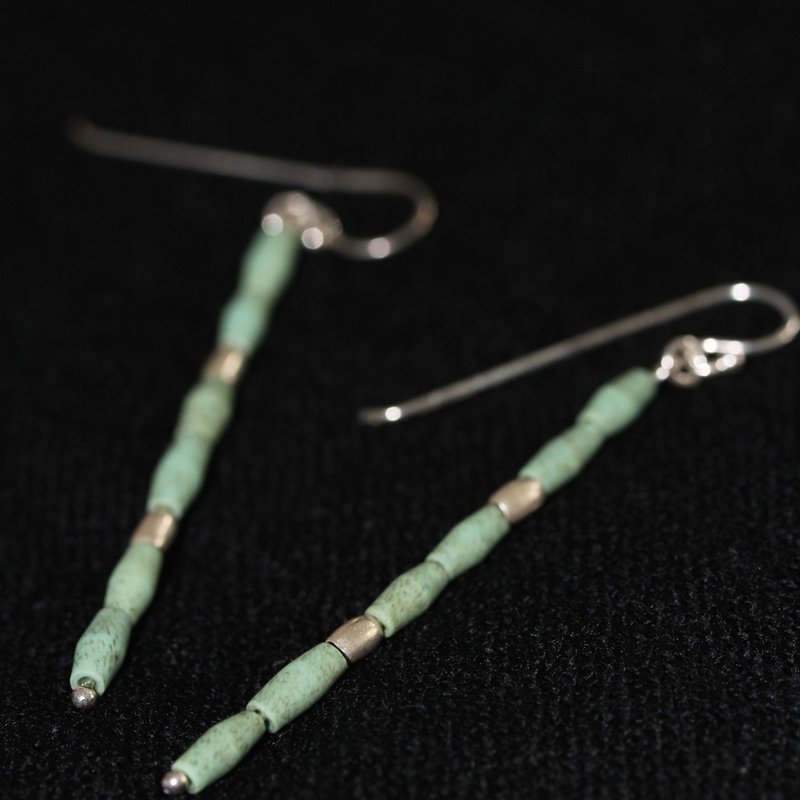 Turquoise and silver beads dangle earrings (E0157) - ต่างหู - หิน สีเขียว