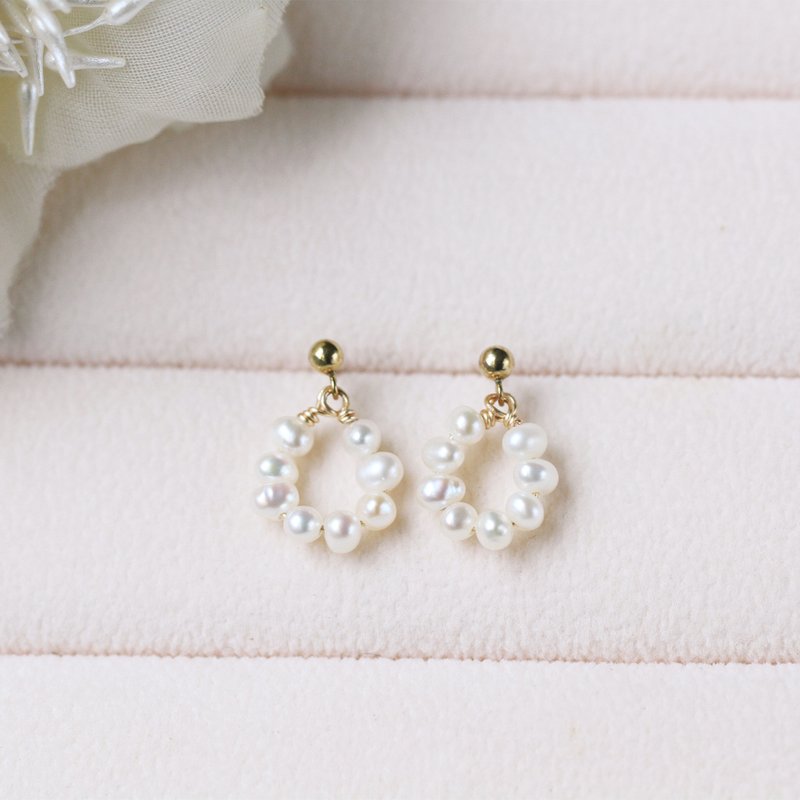 June Birthstone Pearl Wreath Wreath Earrings Elegant Simple Design Earrings Gifts for Girls - ต่างหู - คริสตัล ขาว