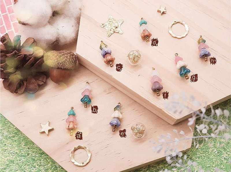 Christmas tree design earrings - ต่างหู - แก้ว หลากหลายสี