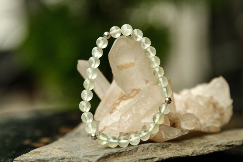【Series of Bracele】6.4mm Prehnite + silver beads bracelet - สร้อยข้อมือ - เครื่องเพชรพลอย หลากหลายสี