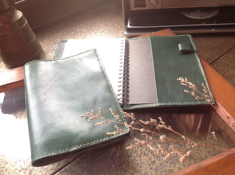 [Leather] A6 notebook, book cover book, notepad attached muji book, put card, insert the pen hand-stitched, leather dark green - สมุดบันทึก/สมุดปฏิทิน - หนังแท้ สีเขียว