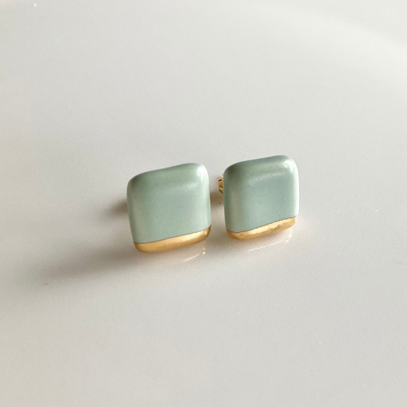 Earrings 思春期-2 - 耳環/耳夾/耳骨夾 - 陶 綠色