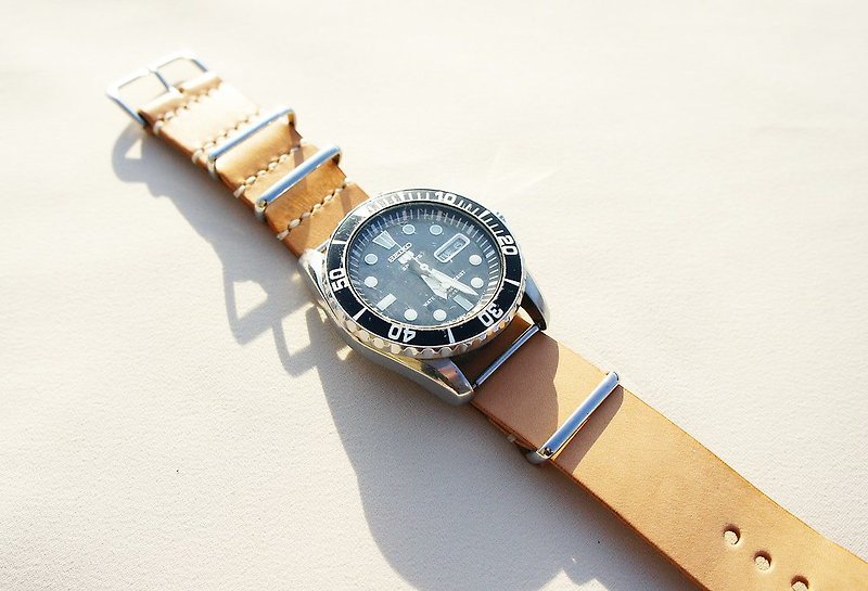Handmade leather-NATO military strap Watch Strap anti-sensitive stainless steel buckle - สายนาฬิกา - หนังแท้ สีนำ้ตาล