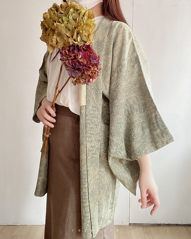 Japanese-style printed green vintage haori kimono jacket - เสื้อแจ็คเก็ต - เส้นใยสังเคราะห์ สีเขียว
