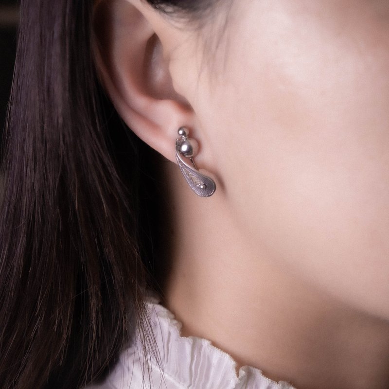 American Antique Sterling Silver Filigree Craft Stone Simple Small Earplug Clip-On Earrings - ต่างหู - เงินแท้ สีเงิน