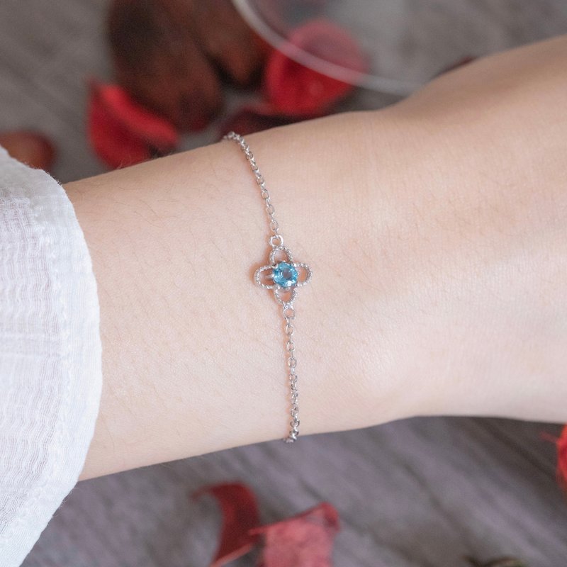 London Blue Stone 925 sterling silver bracelet Four Leaf Clover - สร้อยข้อมือ - เครื่องเพชรพลอย สีเงิน