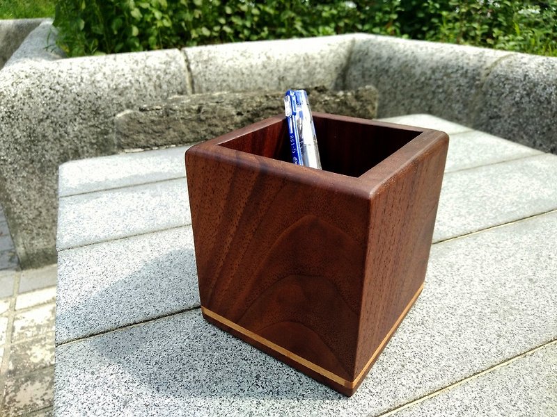Walnut pen holder - กล่องใส่ปากกา - ไม้ สีนำ้ตาล