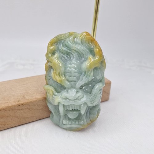 緣圓翡翠 溫潤黃翡手工雕刻經典龍頭吊墜 | 天然緬甸玉A貨翡翠
