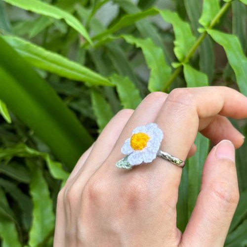 DAISY & Leaf crochet flower ring minimalist single or Triplet & Double Ring